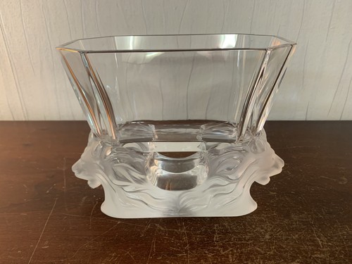 Coupe jardinière lions - , en